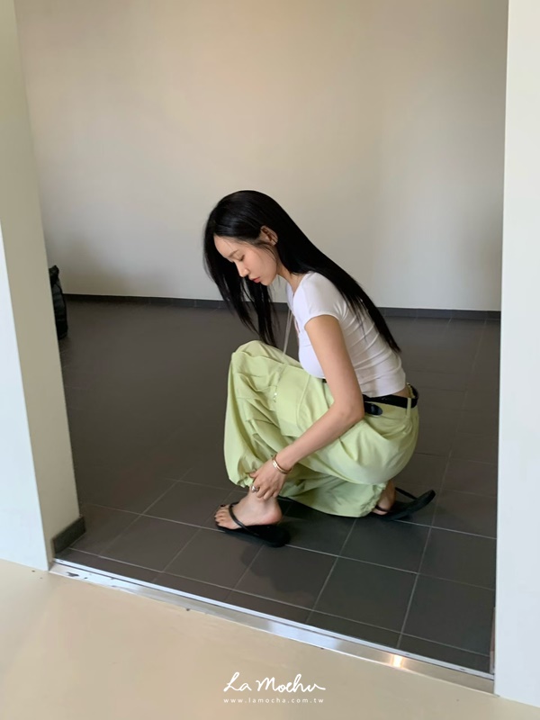 方領氣質素面上衣